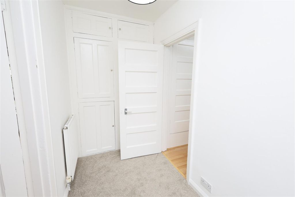 Additional image 10 of 1 bed flat to rentPembroke Road, Sevenoaks TN13