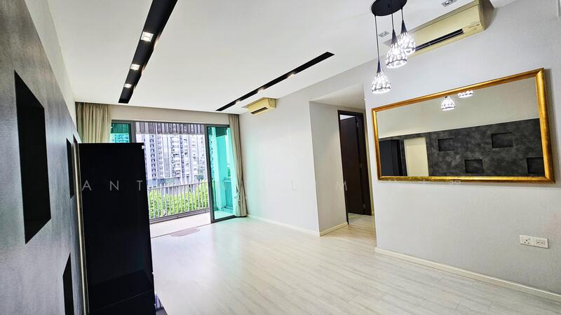 89 West Coast Drive photo 2
