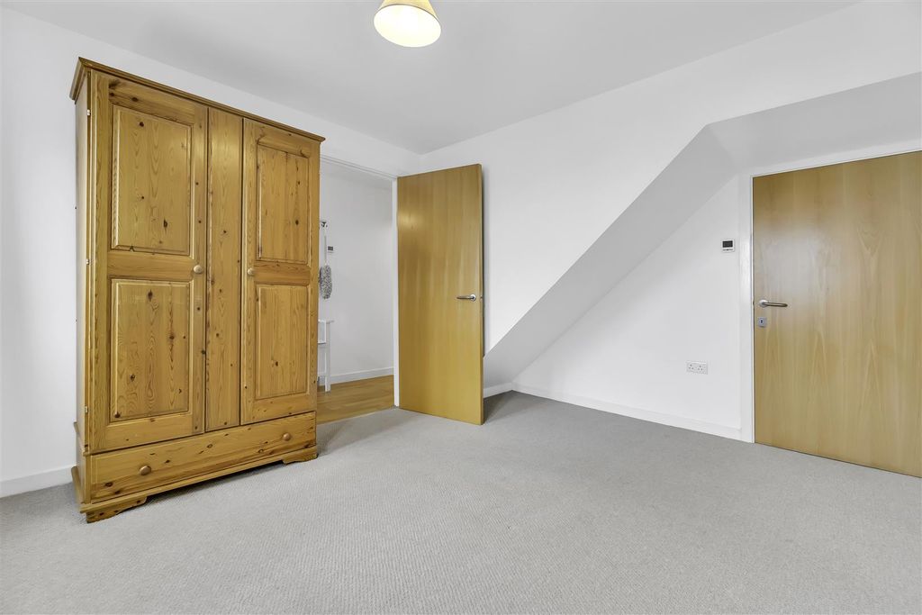 Additional image 8 of 5 bed property to rentSouthmead Road, Westbury-On-Trym, Bristol BS10