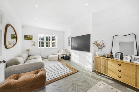 Temple Fortune Lane, Hampstead Garden Suburb NW11