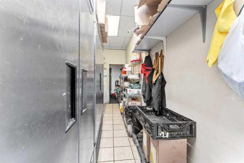 Additional image 6 of 920 36 Street NE, Calgary, AB, T2A 6L8