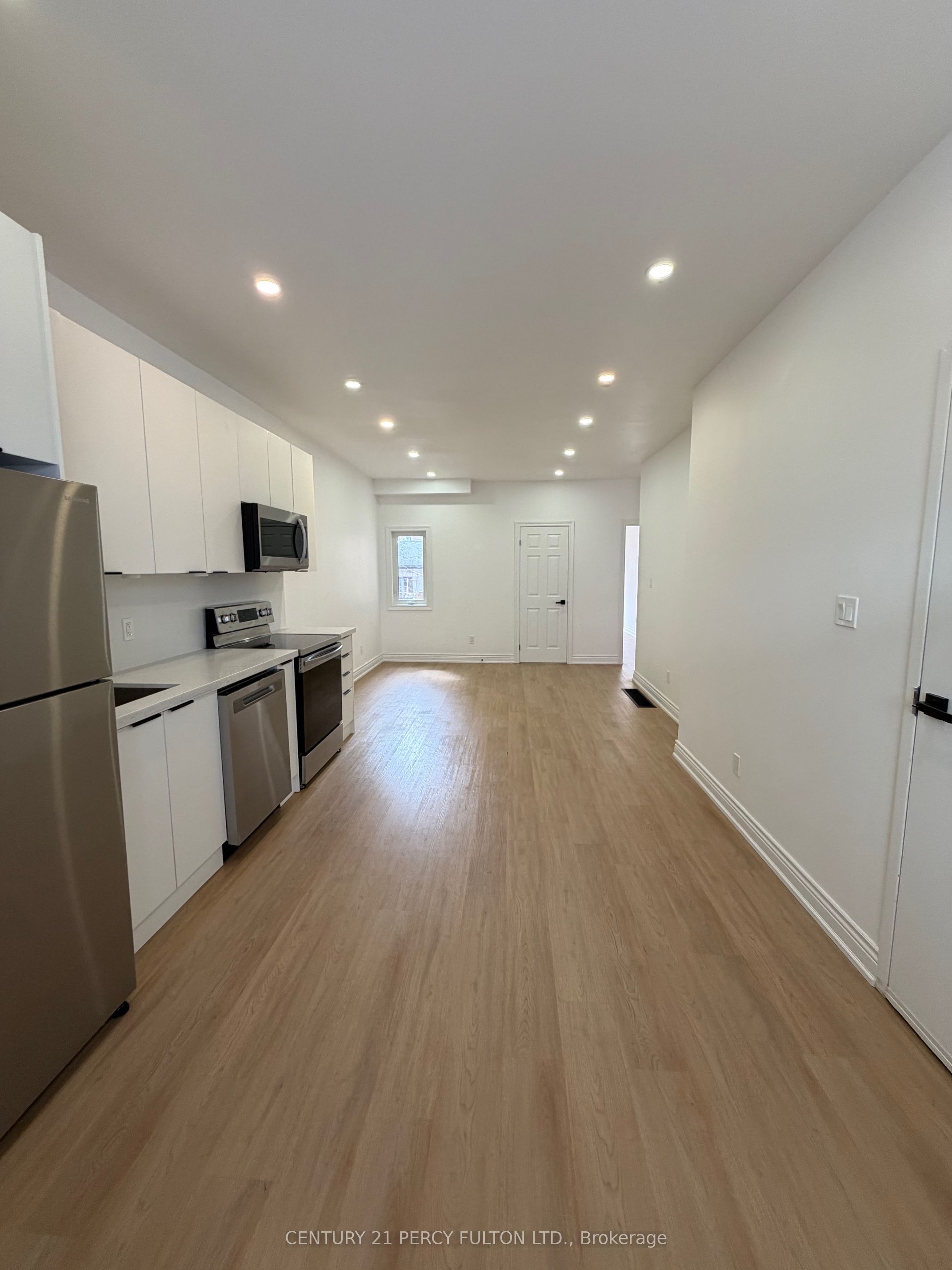 Main-382 Lansdowne Avenue, Toronto, ON, M6H 3Y3