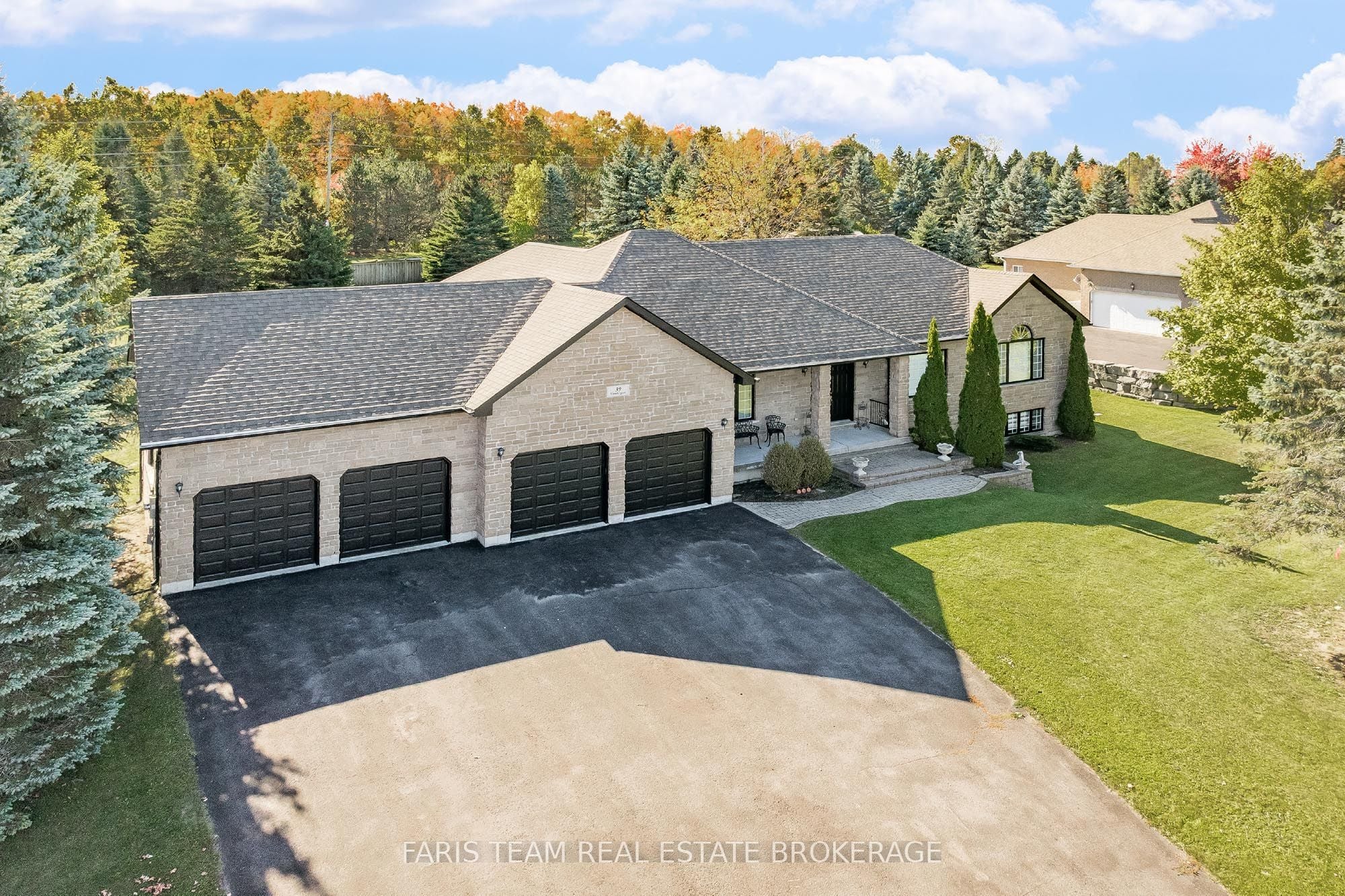 Additional image 2 of 39 Vanderpost Crescent, Essa, ON, L0L 2N0