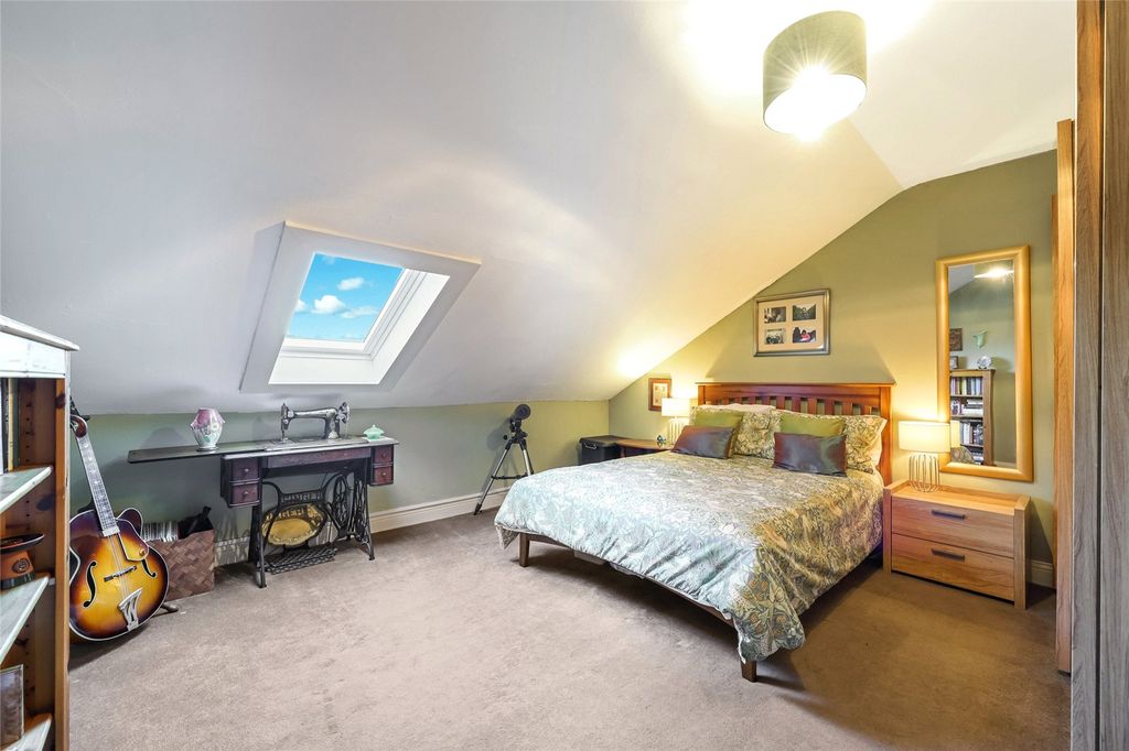 Additional image 9 of 4 bed flat for saleBentinck Street, Greenock, Inverclyde PA16