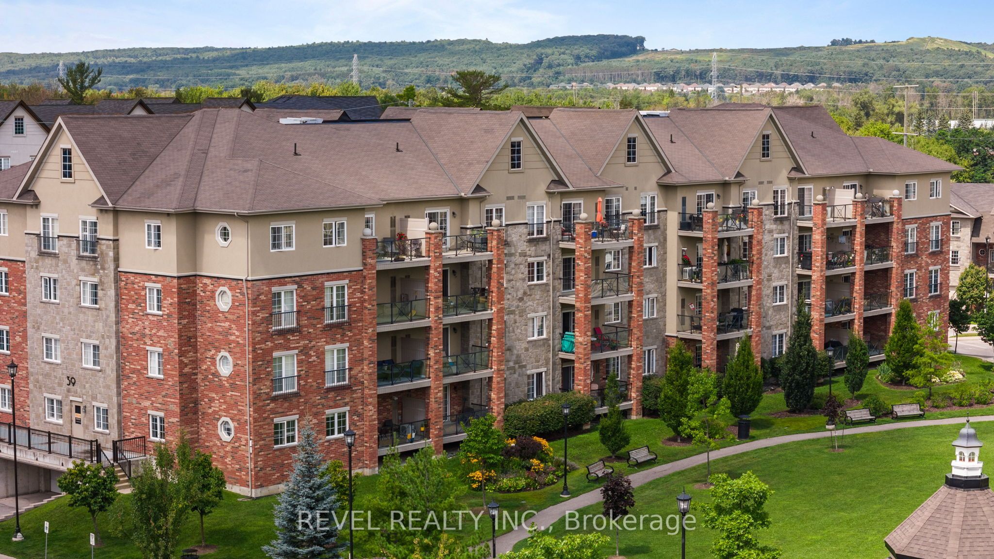 106-39 Ferndale Drive S, Barrie, ON, L4N 5T5
