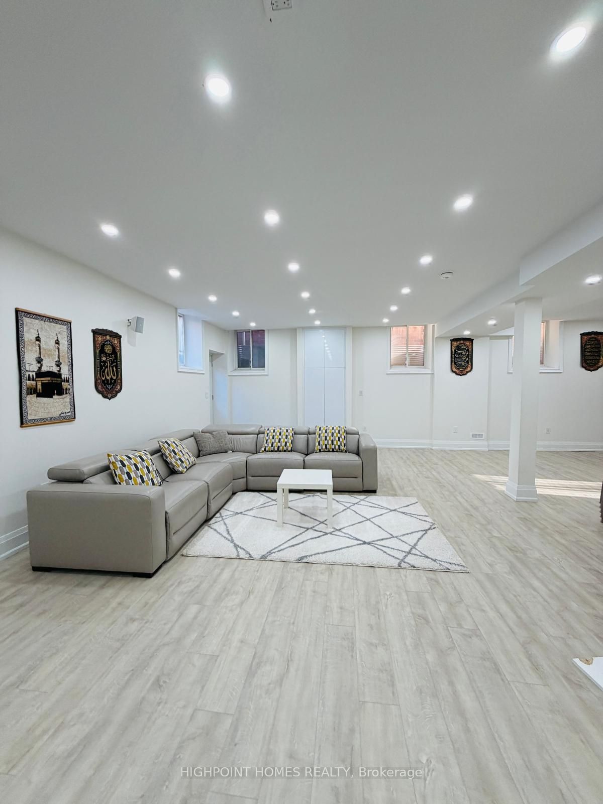 24 Charing Cross Gate, Oakville, ON, L6H 0V7