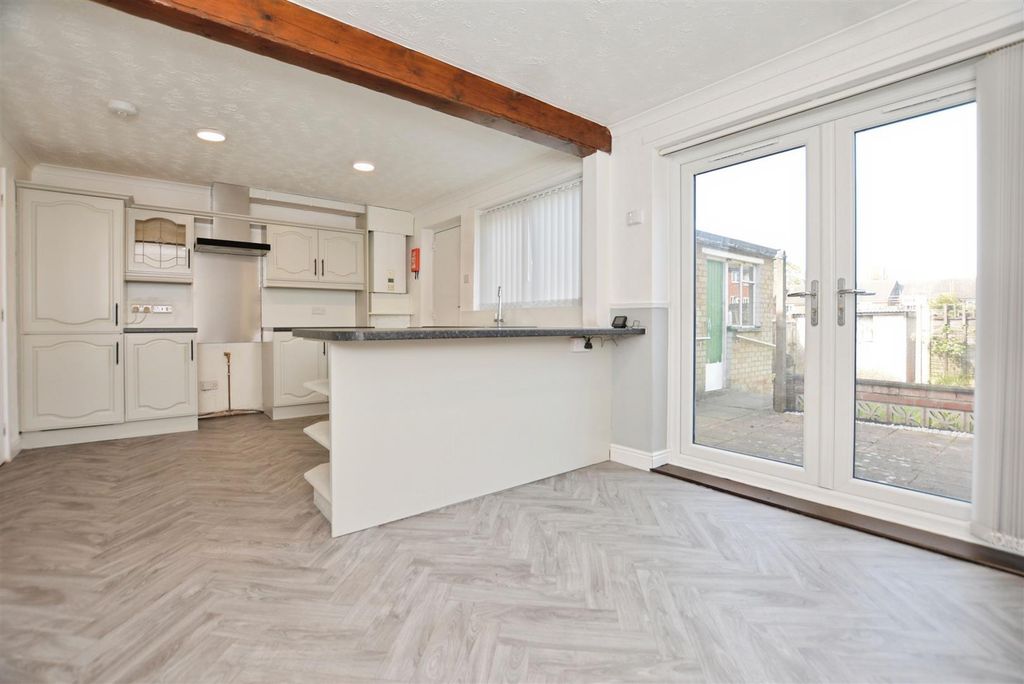 Additional image 4 of 3 bed terraced house to rentCanterbury Close, Scunthorpe DN17