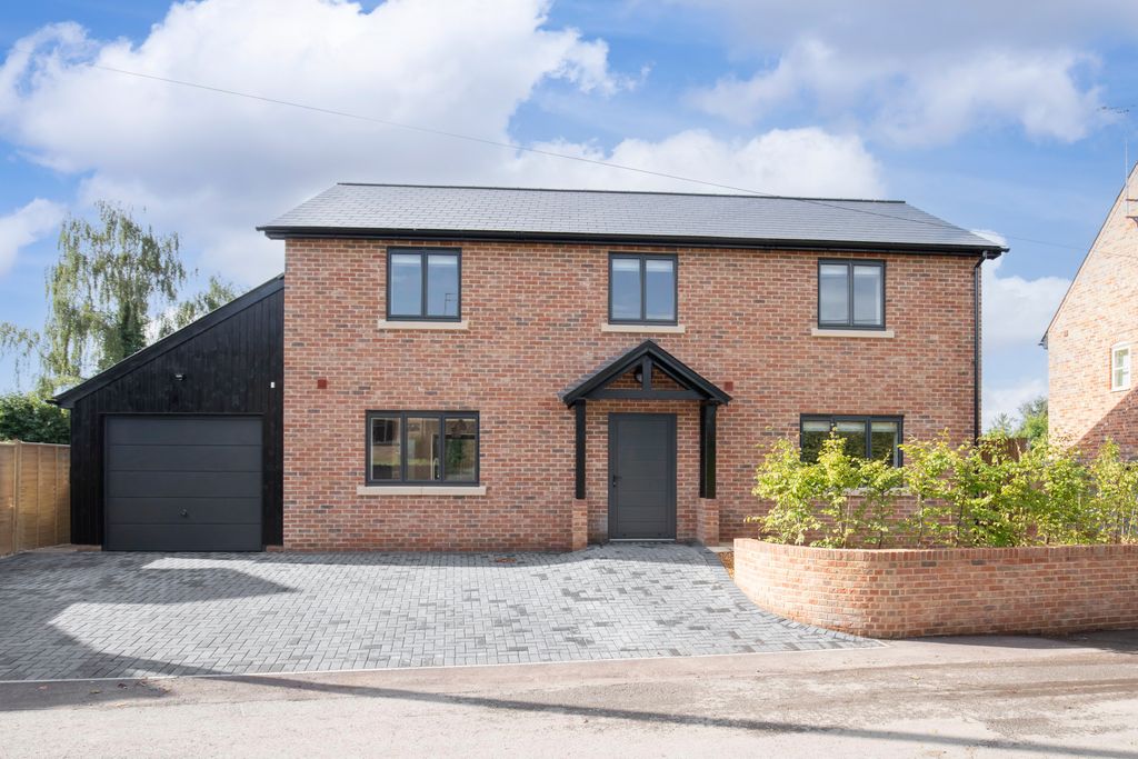 4 bed detached house to rentBlacksmith Lane, Cheltenham GL52