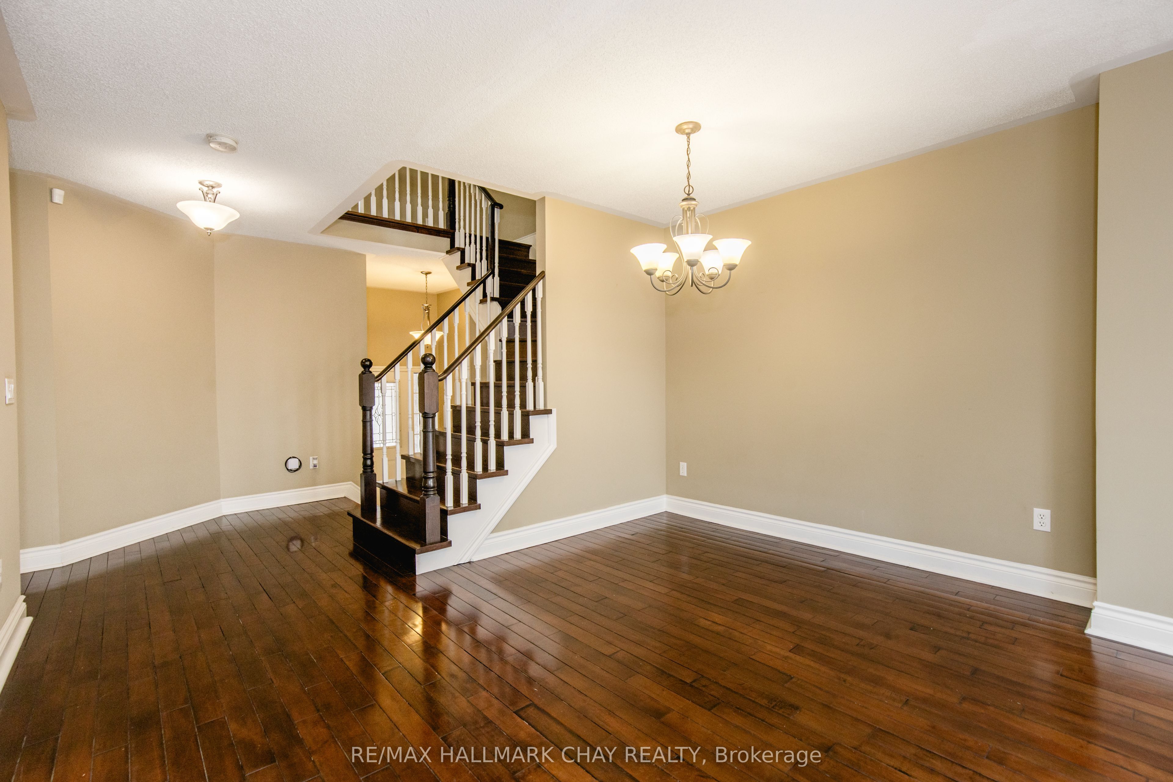 Additional image 4 of 145 Millcliff Circle, Aurora, ON, L4G 7N8