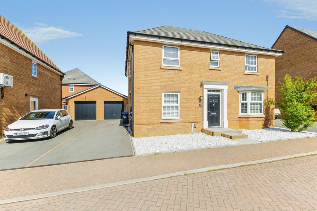 Additional image 2 of 4 bed detached house for saleMonteyne Close, Northampton NN6