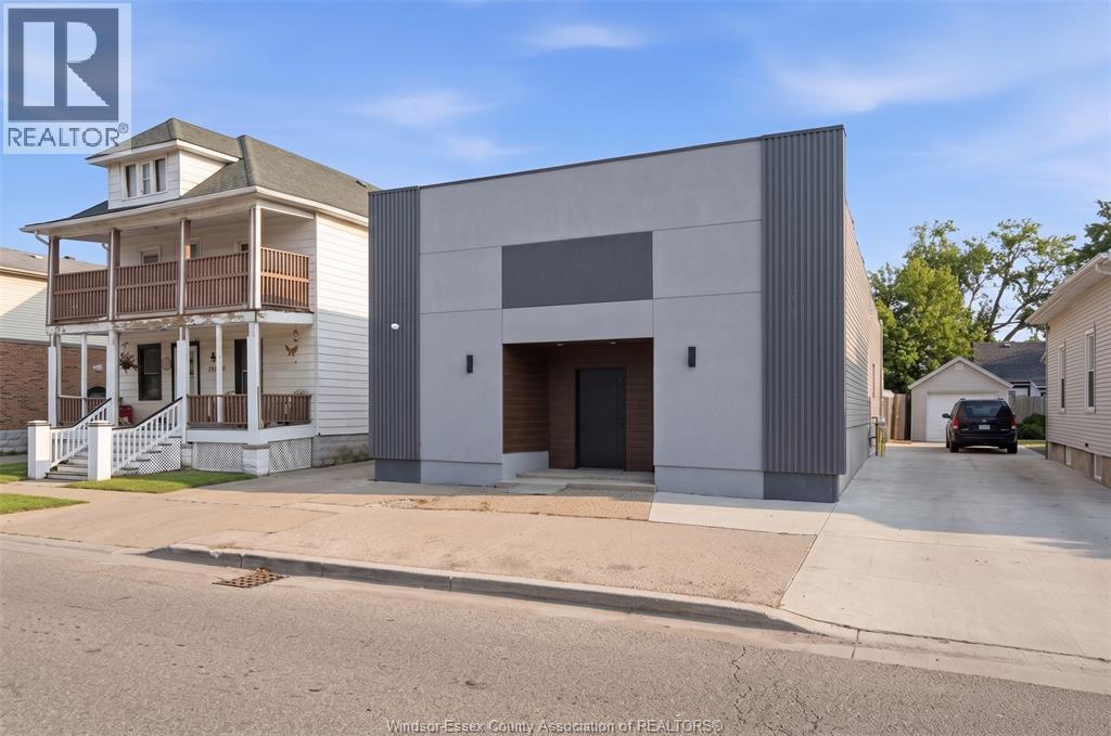 LOWER-1623-25 Drouillard , Windsor, ON, N8Y2S4