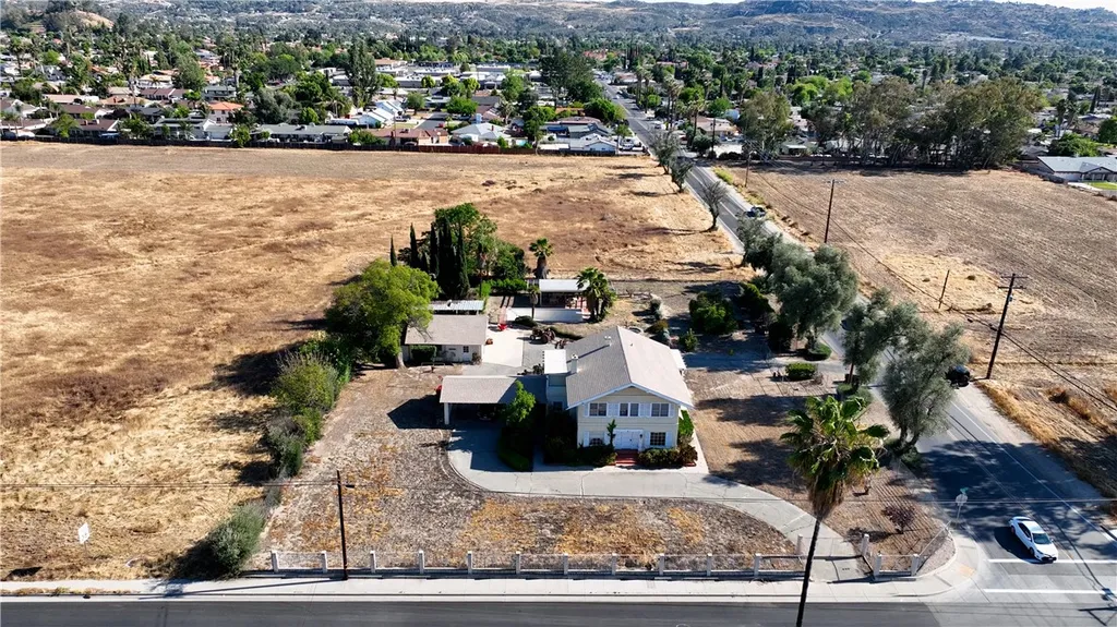Additional image 2 of 41531 Acacia Ave, Hemet, CA 92544