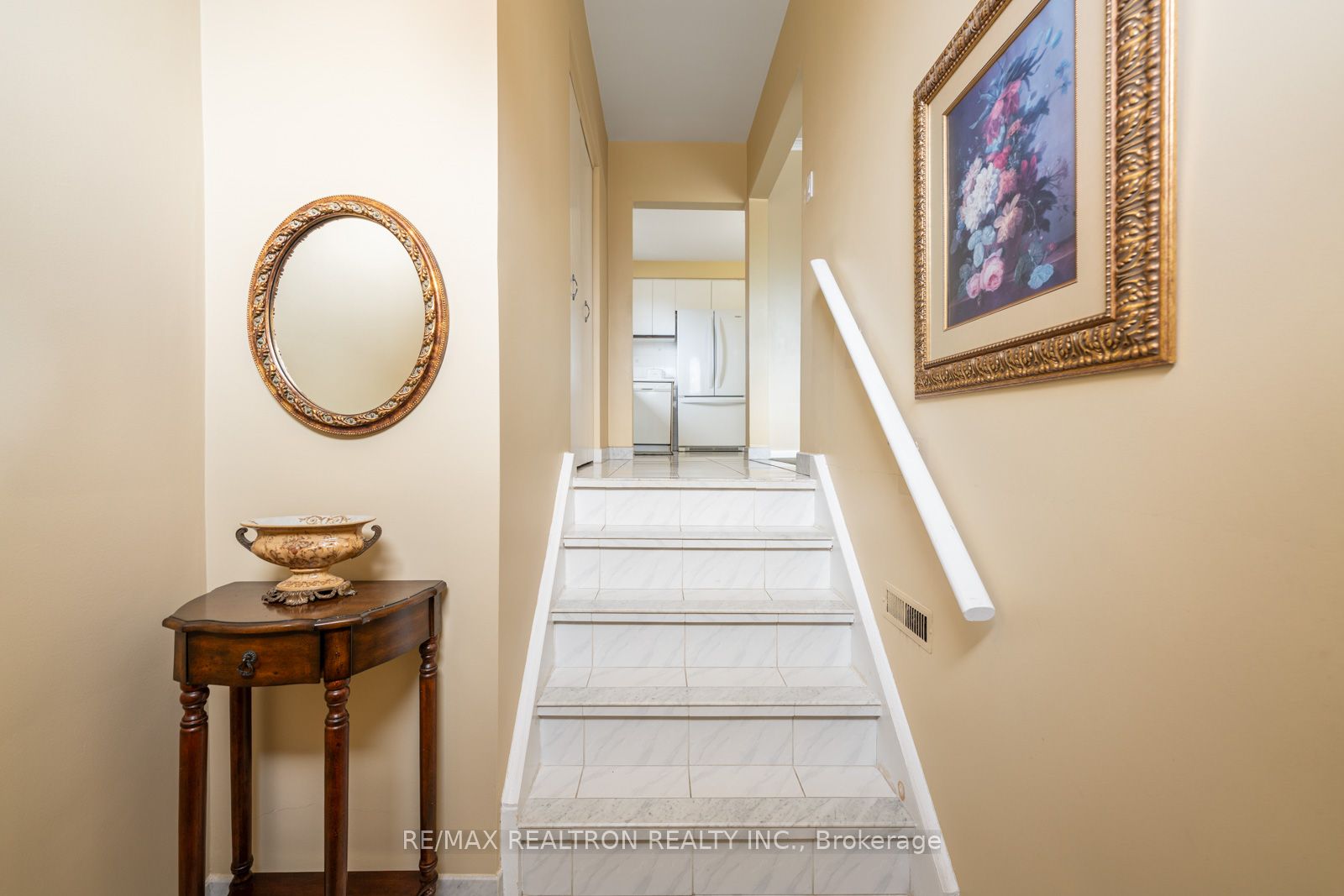 Additional image 4 of 34 Tillplain Road, Toronto, ON, M3H 5R2