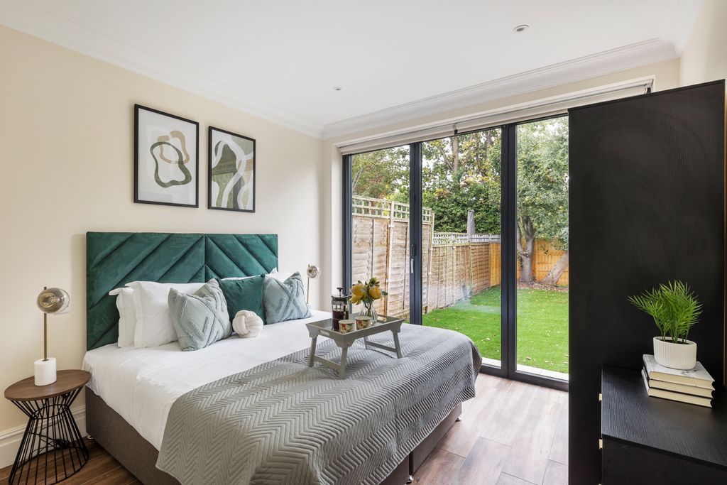 Additional image 15 of 2 bed flat to rentBurlington Avenue, Kew TW9