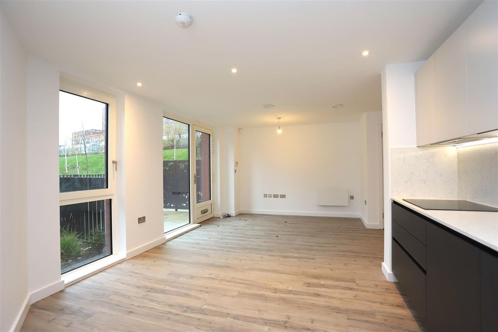 2 bed flat to rentThe Railings, Middlewood Locks M5 photo 4