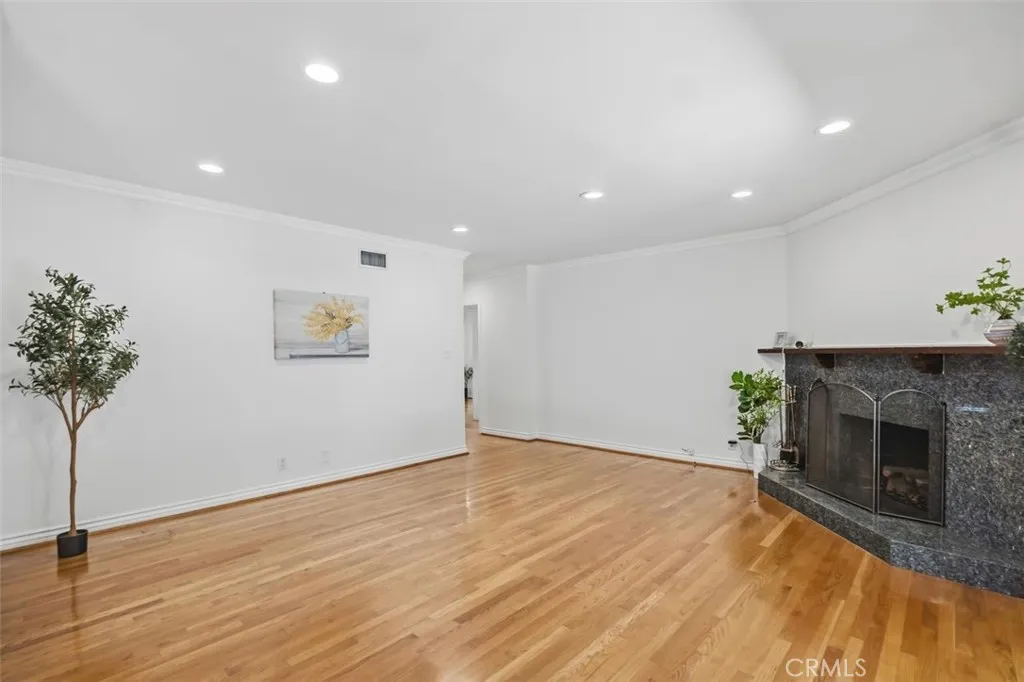 Additional image 46 of 6233 Zelzah Ave, Encino, CA 91316