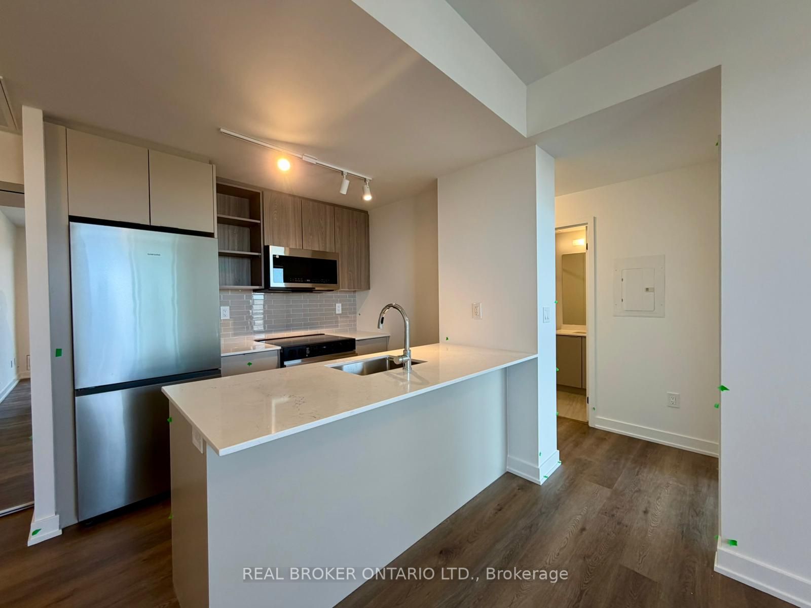 Additional image 4 of 1901-2075 Lakeshore Road, Burlington, ON, L7R 0H3