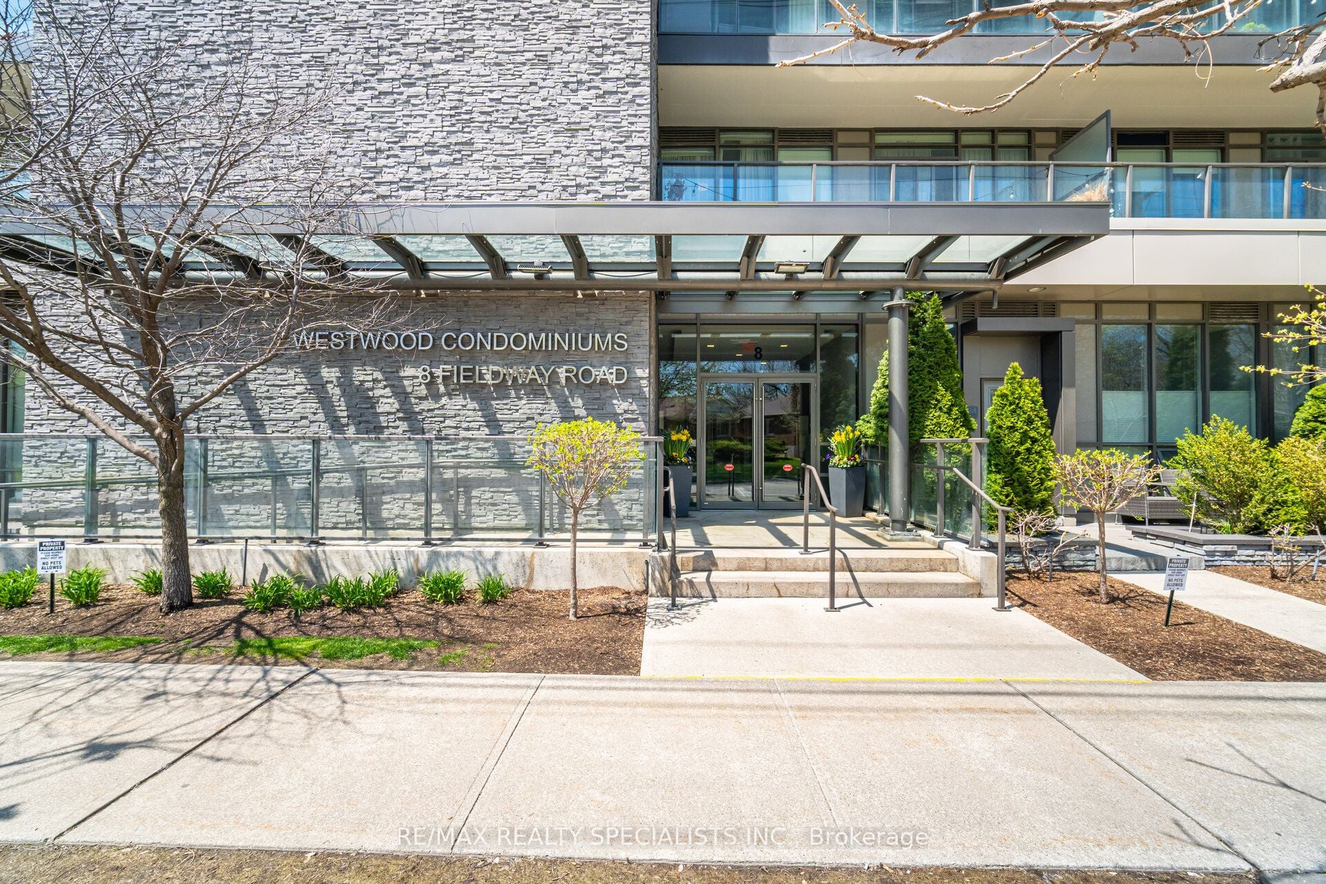 Additional image 3 of 613-8 Fieldway Road, Toronto, ON, M8Z 3L1