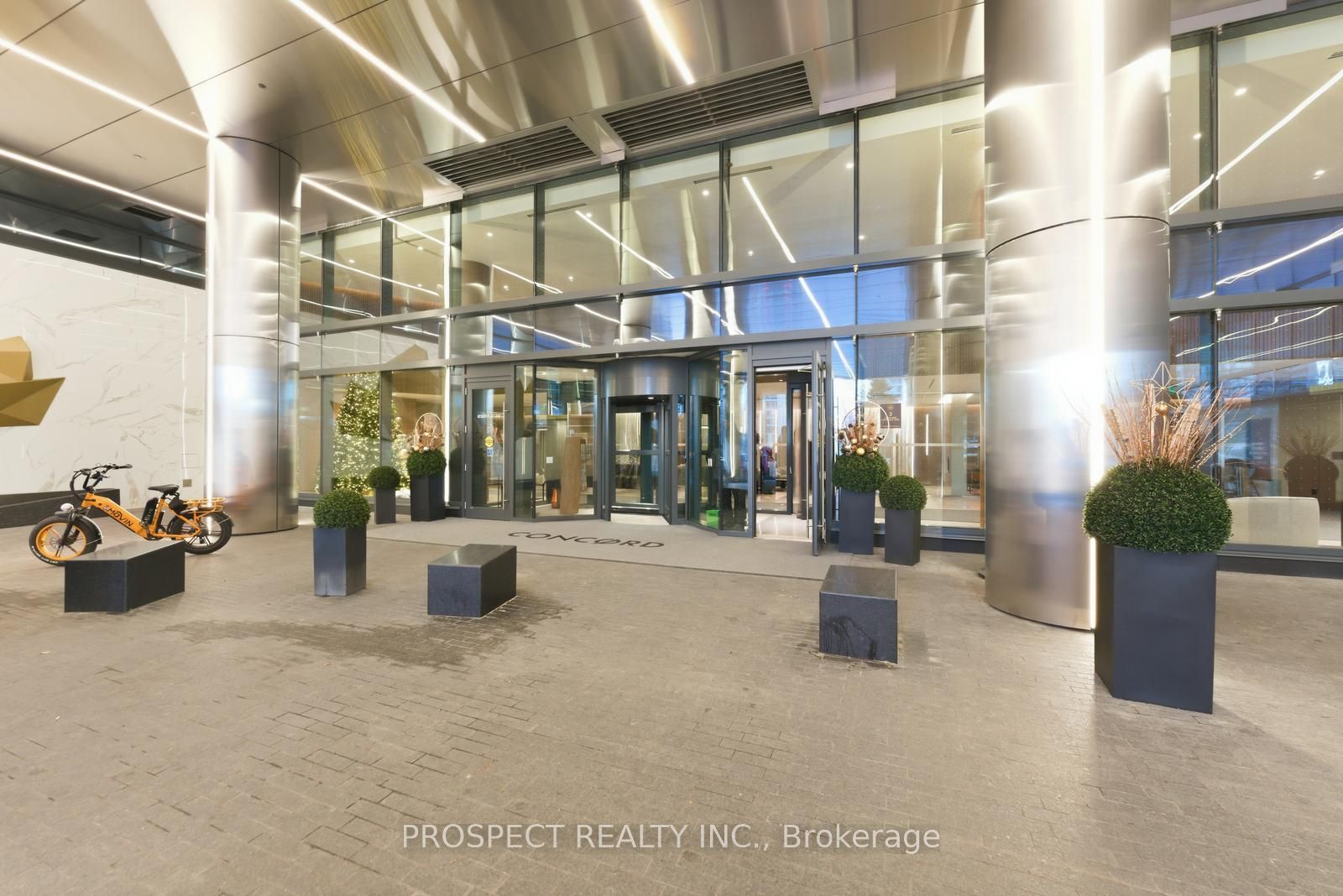 Additional image 3 of 935-1 Concord Cityplac Way, Toronto, ON, M5V 0X3