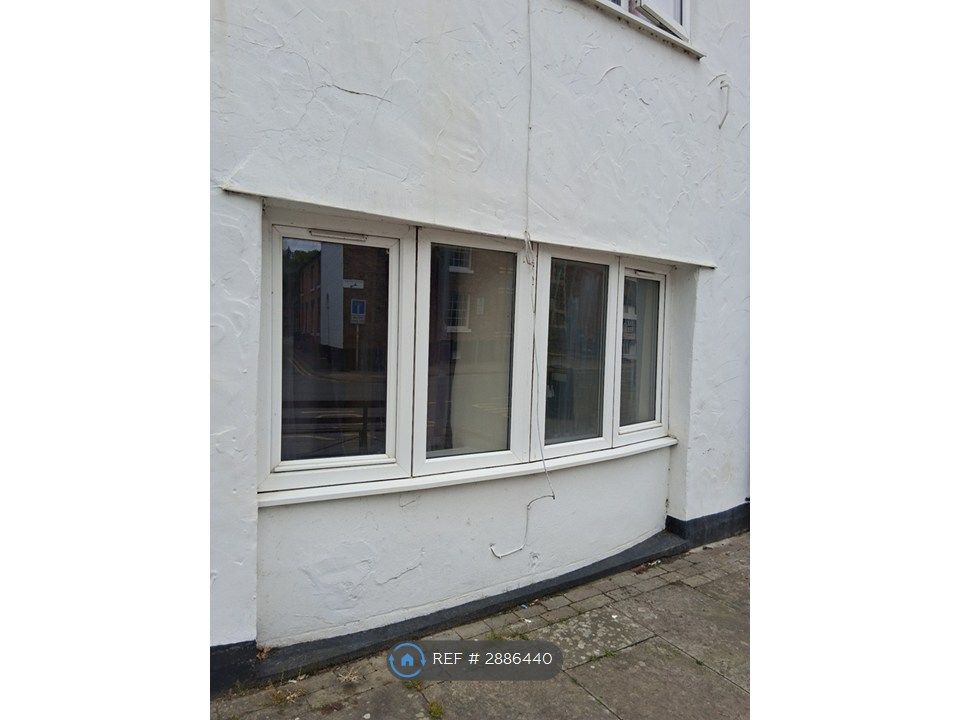 1 bed flat to rentHigh Street, Welshpool SY21
