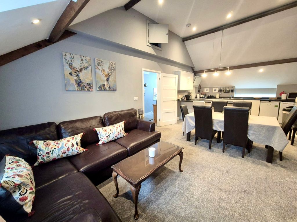 Additional image 3 of 3 bed property to rentBradenham Place, Penarth CF64