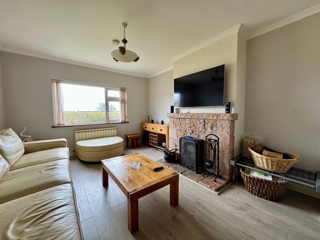 Additional image 2 of 3 bed property to rent13 Pied Du Cotil, St Helier JE2