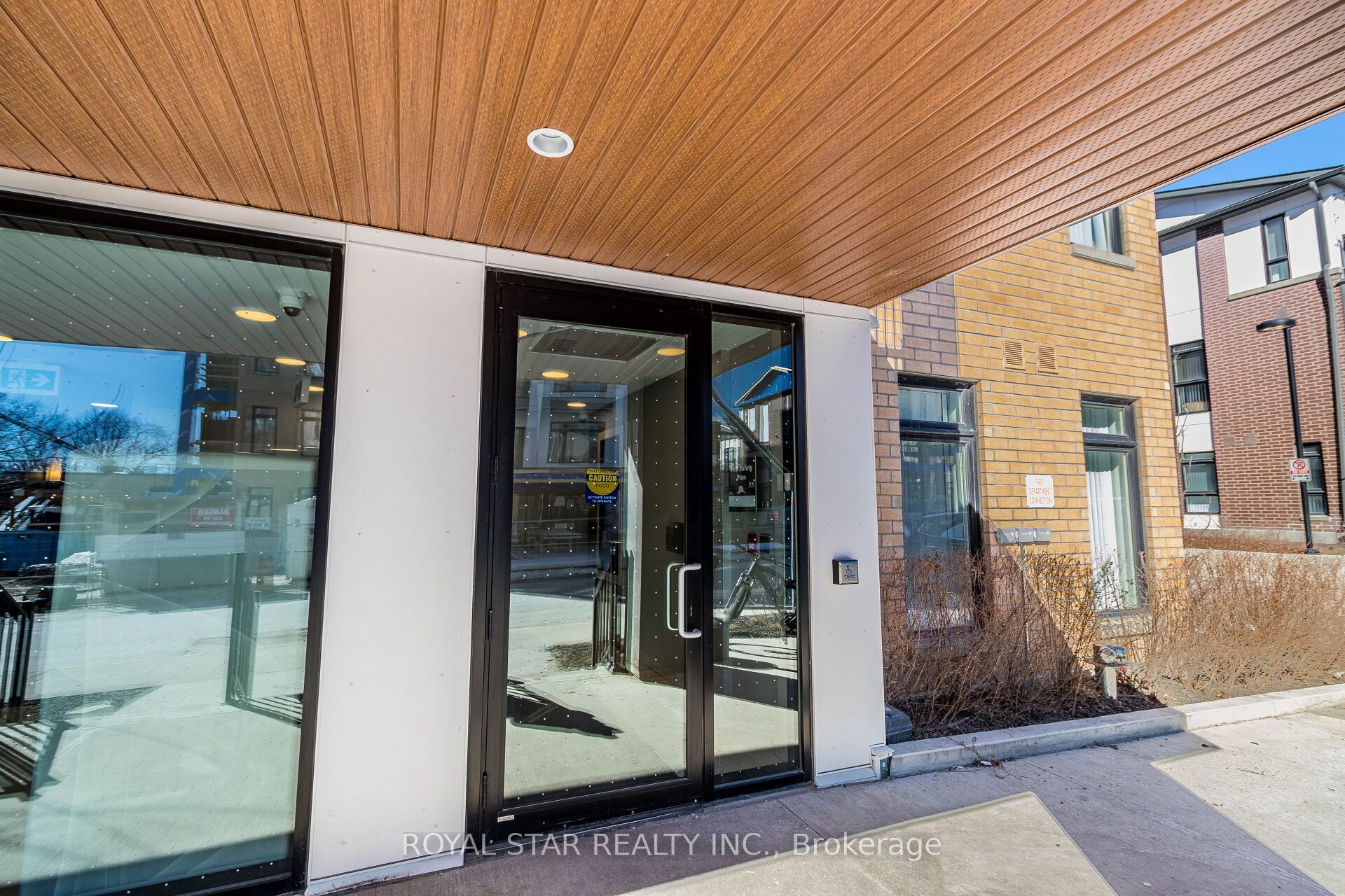Additional image 6 of 401-120 Canon Jackson Drive, Toronto, ON, M6M 0E1