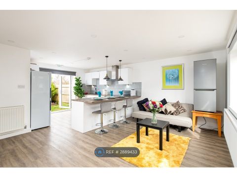St Johns Crescent, Bristol BS3, Room to rent