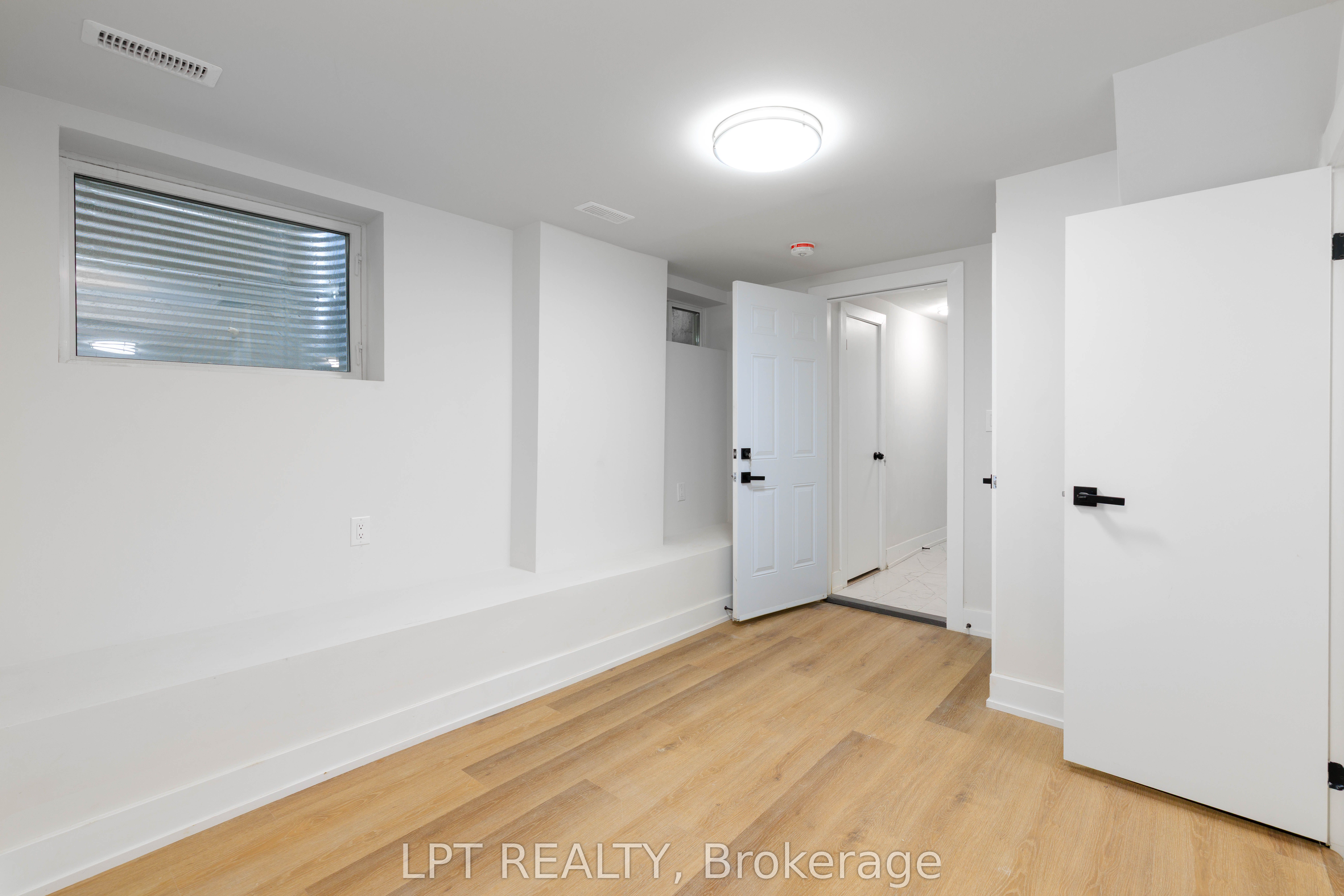 Additional image 5 of D-627 Crawford Street, Toronto, ON, M6G 3K1
