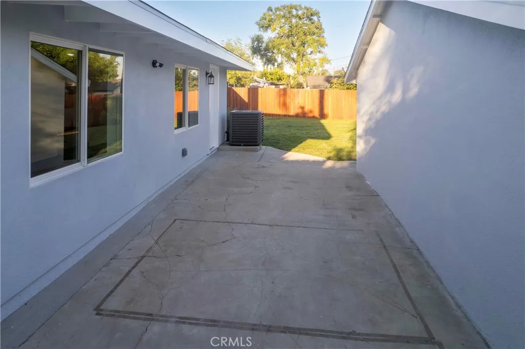 Additional image 5 of 22336 Saticoy St, Canoga Park, CA 91303