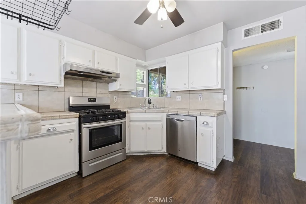9237 Butternut Ave, Bakersfield, CA 93306 photo 5