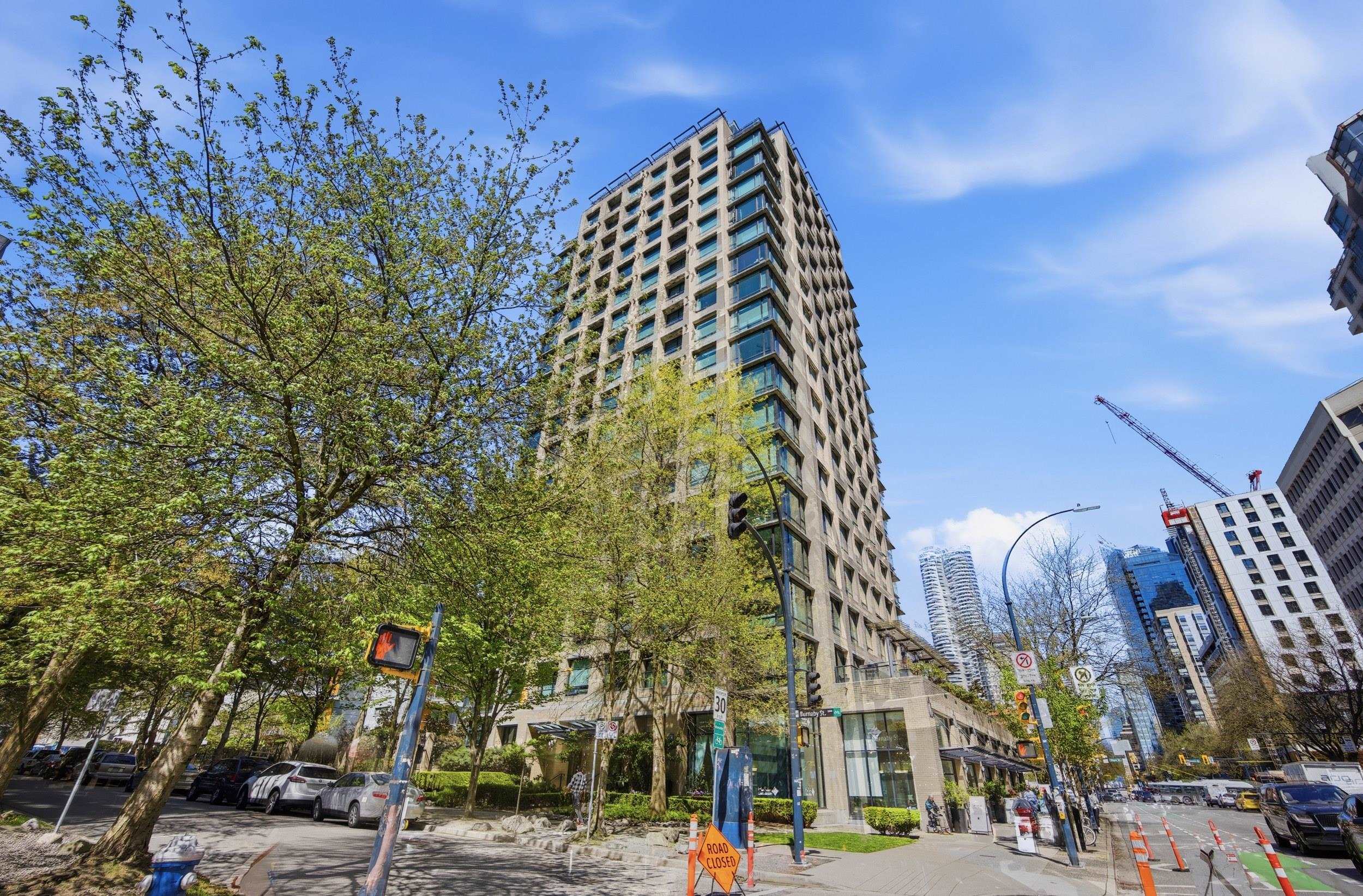 706-1003 Burnaby Street, Vancouver, BC, V6E 4R7