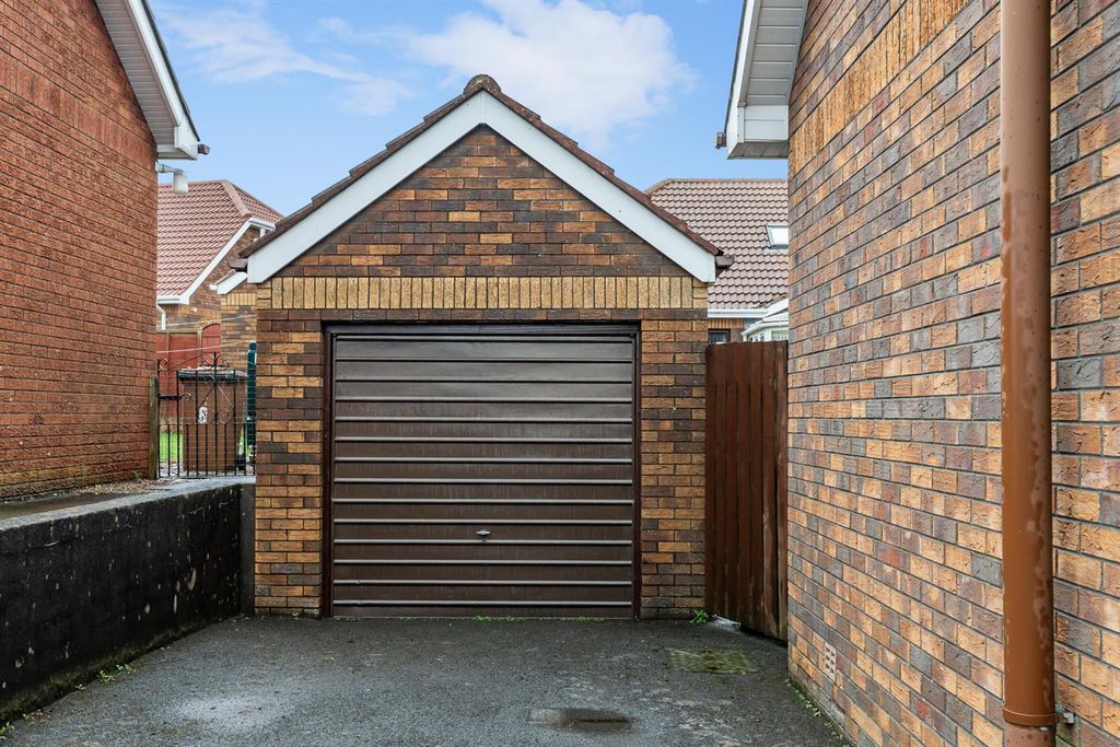 Additional image 22 of 2 bed property for sale10 Oakland Grove, Ballynahinch BT24