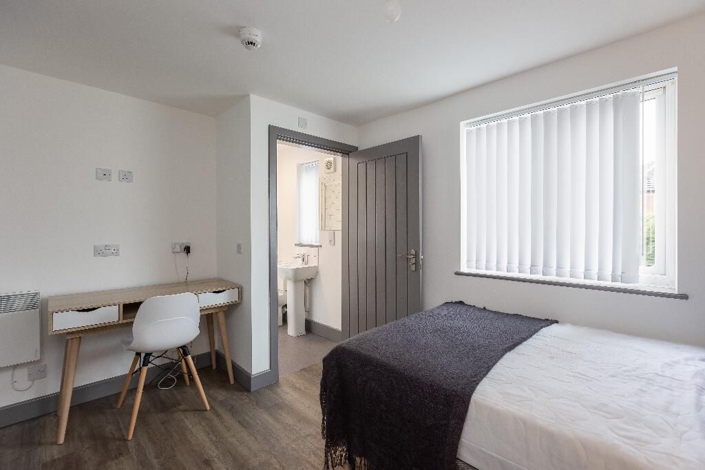 Additional image 4 of Room to rentLord Street, Wirral CH41