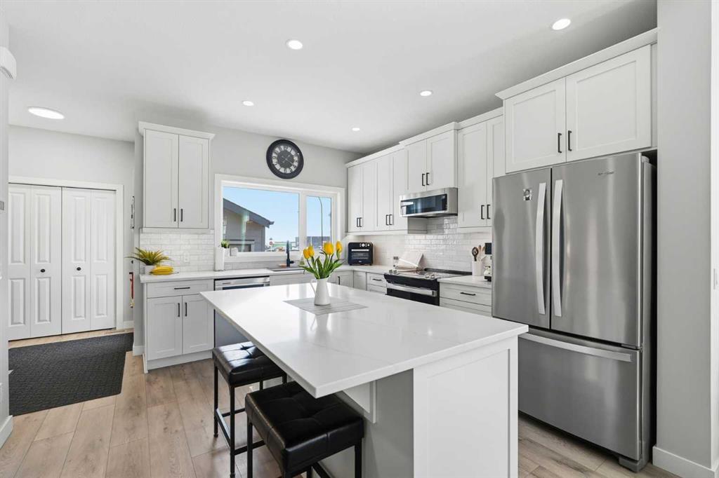 Additional image 3 of 120 Treeline Manor SW, Calgary, AB, T2Y 0R7