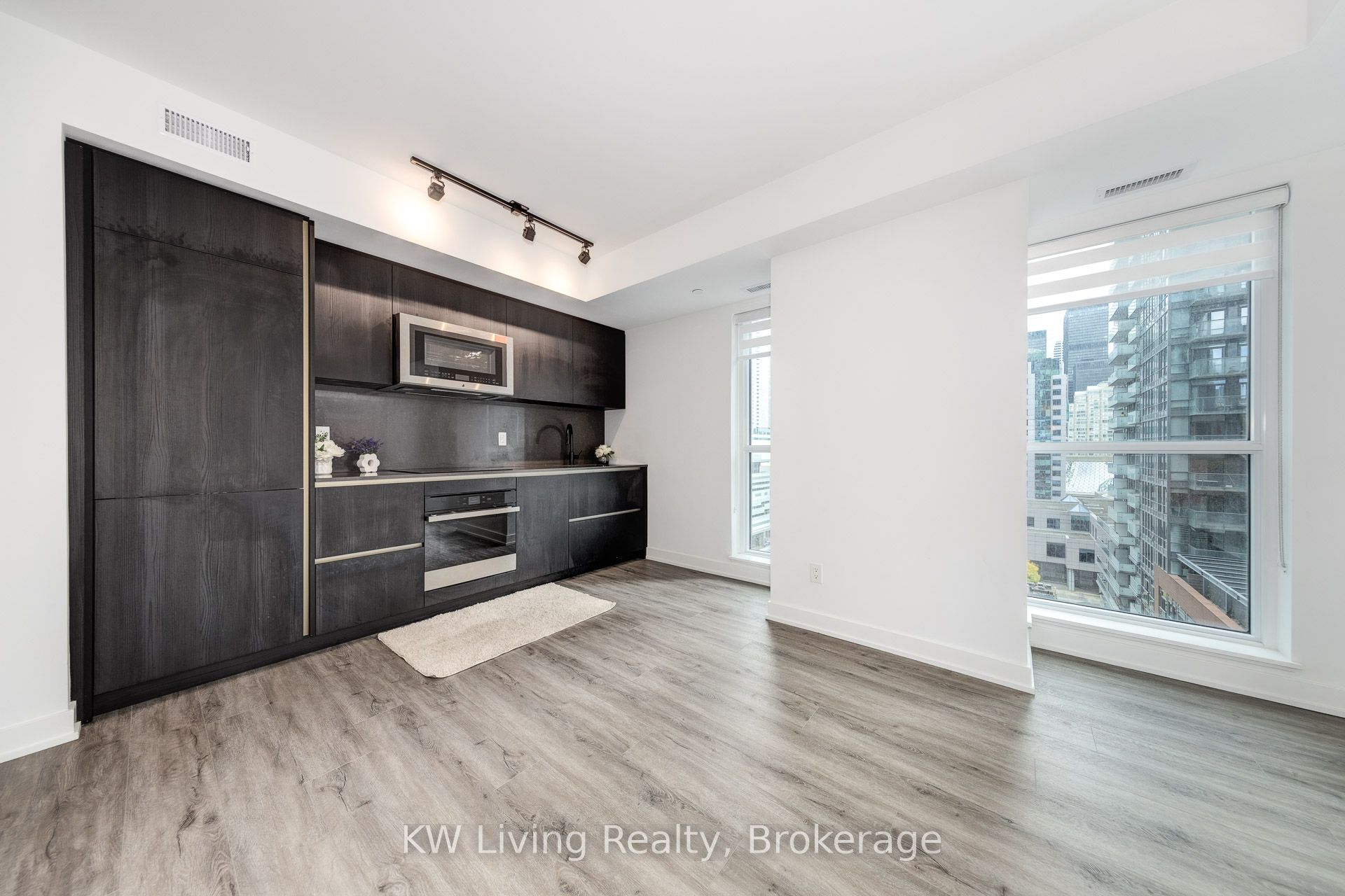 Additional image 4 of 1302-327 King Street W, Toronto, ON, M5V 0W7
