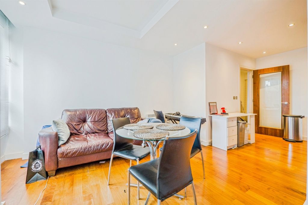 Additional image 8 of 1 bed flat for saleNewport Road, Roath, Cardiff CF24