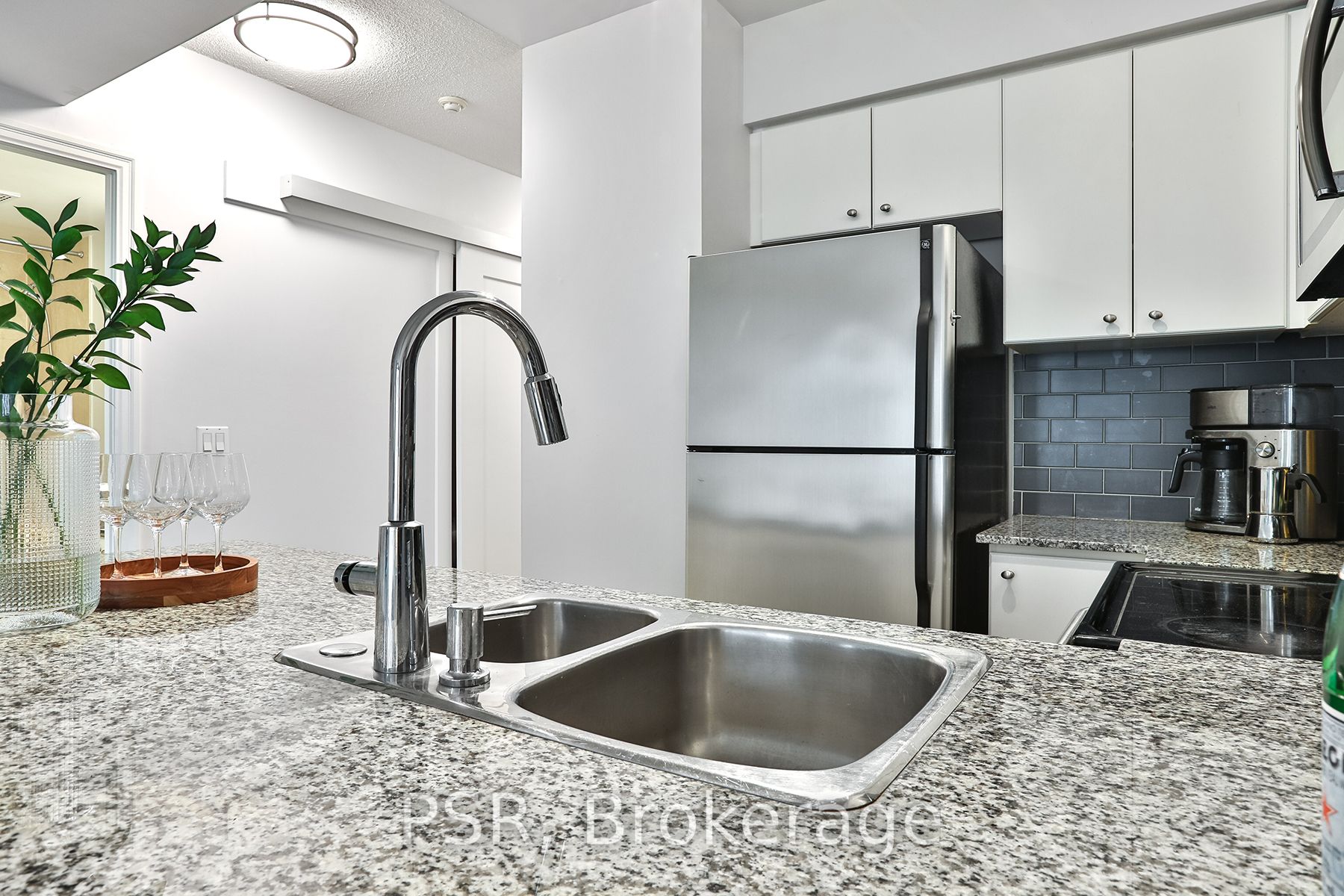 Additional image 6 of 1011-8 Scollard Street, Toronto, ON, M5R 1M2