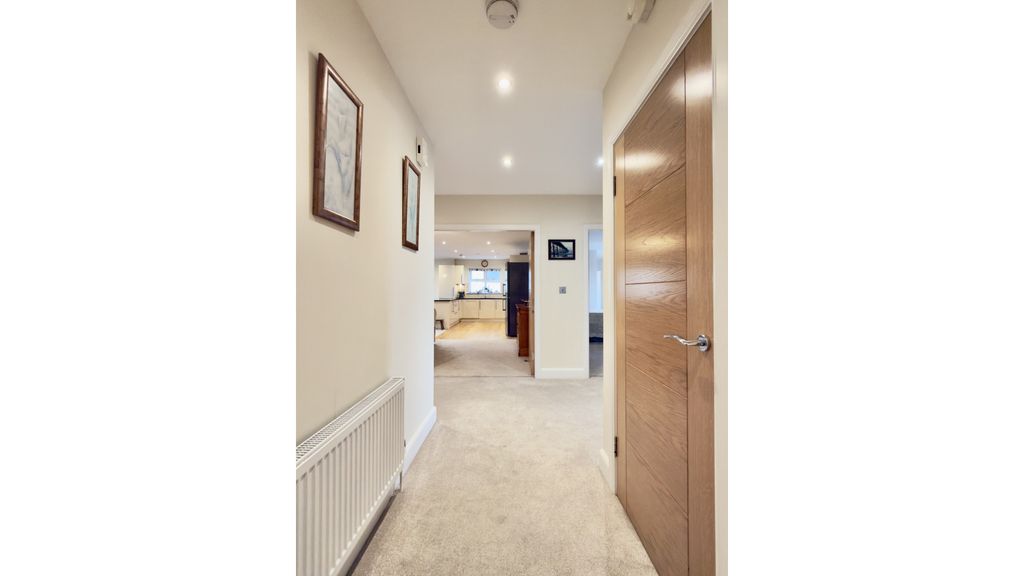 Additional image 4 of 3 bed flat for saleApt. 4 Lakeside Apartments, Park Road, Ramsey IM8