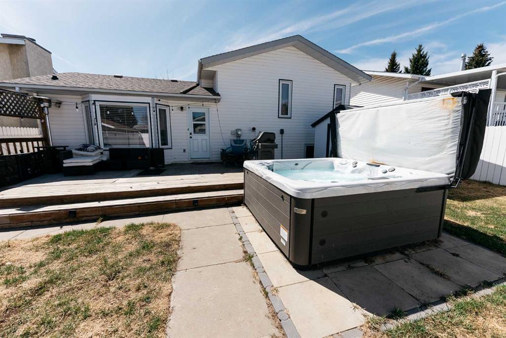 Additional image 5 of 18 Dunlop Street, Red Deer, AB, T4R 2G6