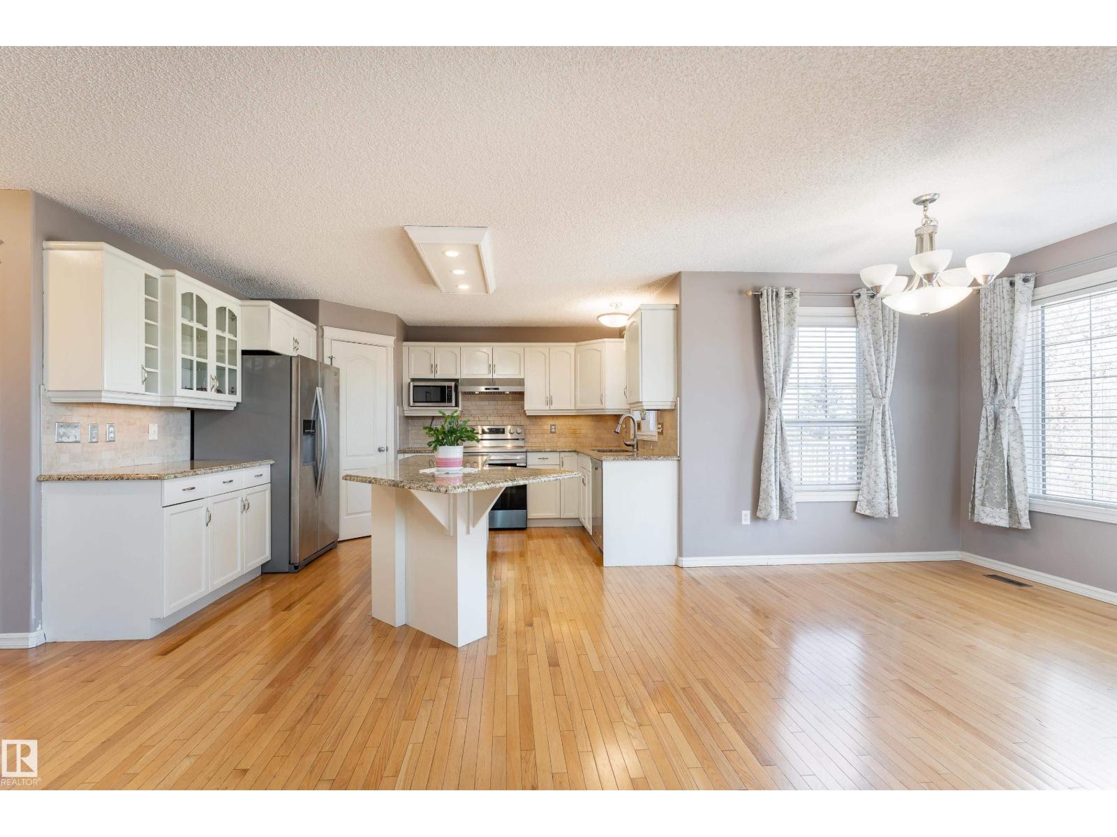 Additional image 3 of 1044 Barnes Way SW, Edmonton, AB, T6W1E4