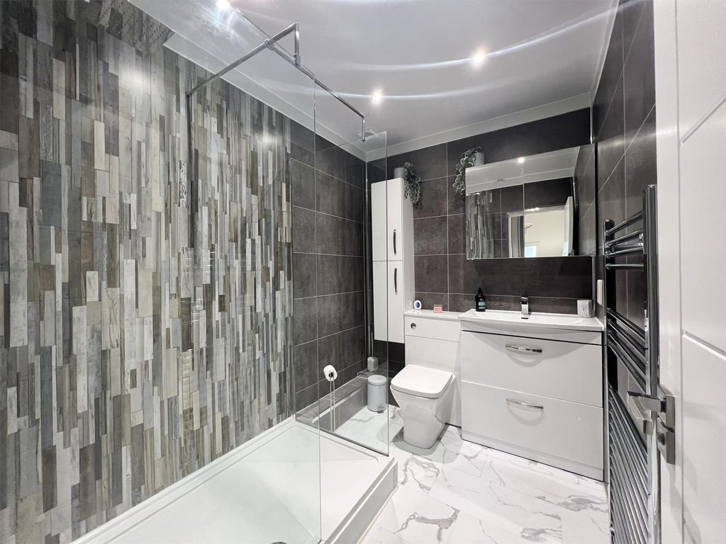 Additional image 13 of 2 bed flat for sale27 Academy Court, Irvine KA12