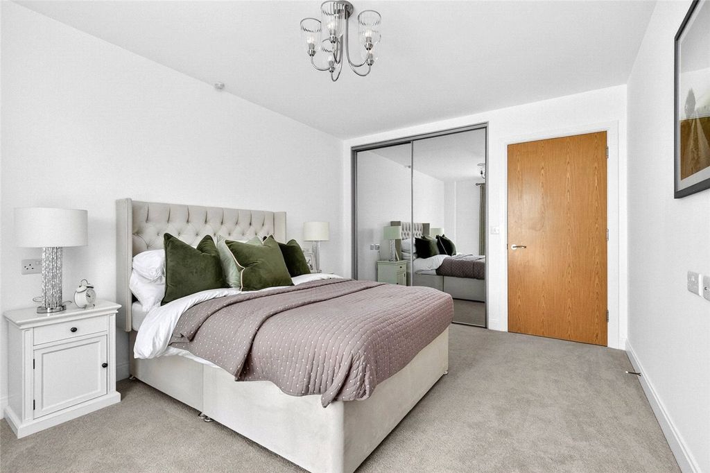 Additional image 9 of 1 bed property to rentQueens Road, Weybridge, Surrey KT13