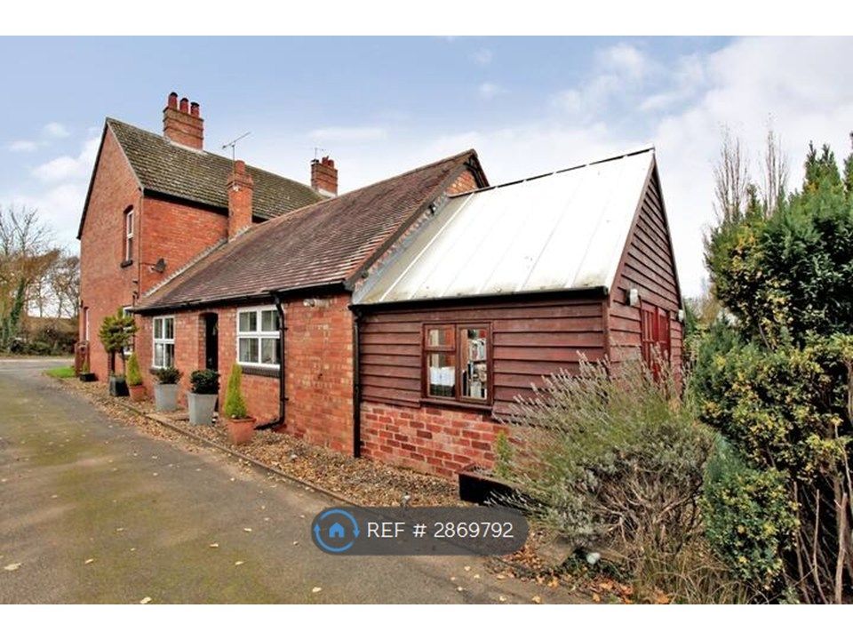 3 bed semi-detached house to rentCrown East Lane, Worcester WR2
