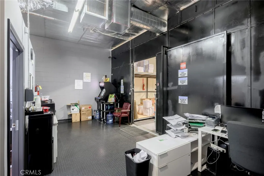 Additional image 34 of 3210 N San Fernando Blvd, Burbank, CA 91504