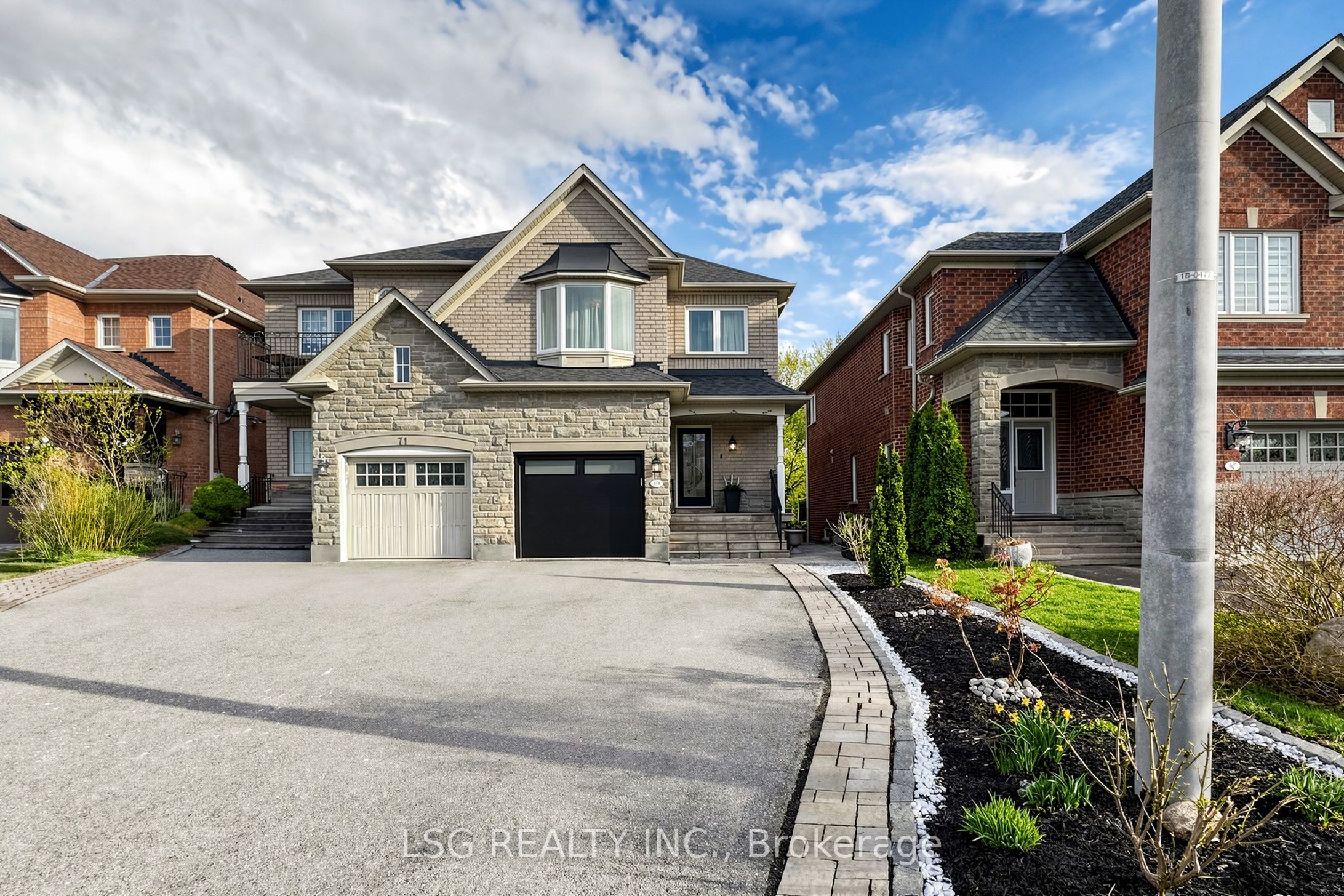 69 Gamble Glen Crescent, Richmond Hill, ON, L4S 2T3