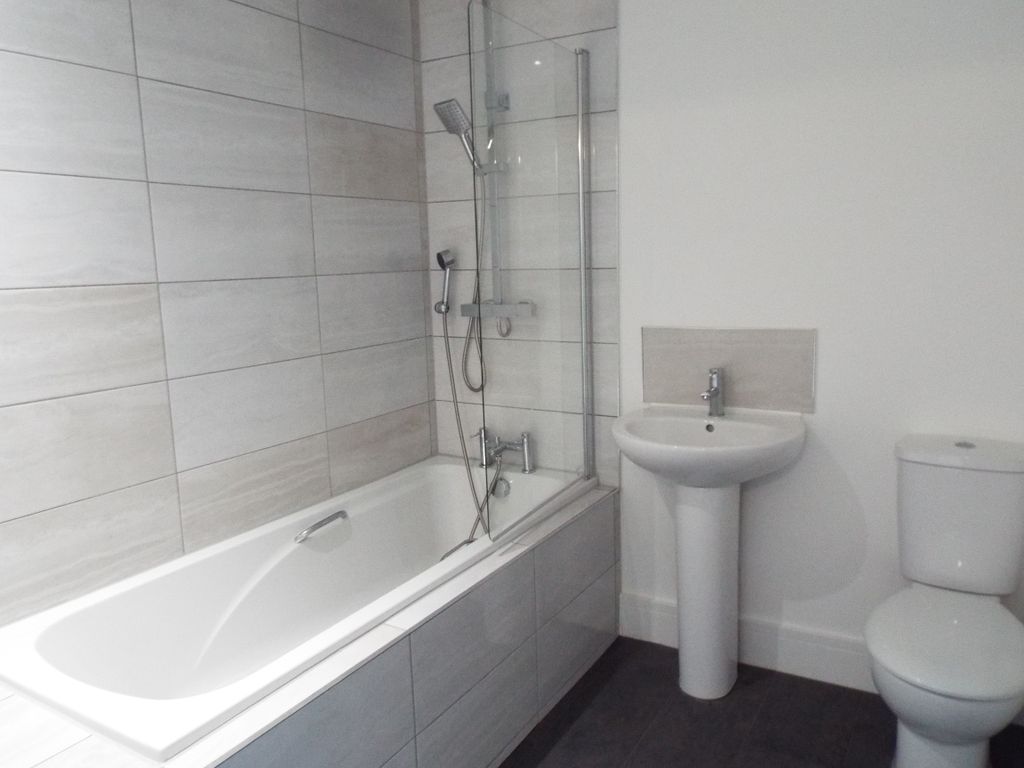 Additional image 2 of 4 bed property to rentOld Chester Road, Holywell CH8