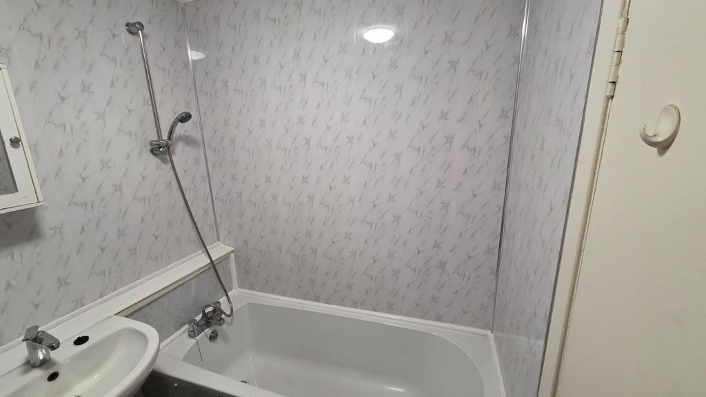 Additional image 9 of 1 bed flat to rentWest Blackhall Street, Central, Greenock PA15