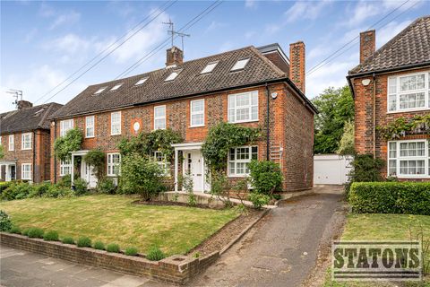 Southway, Totteridge, London N20