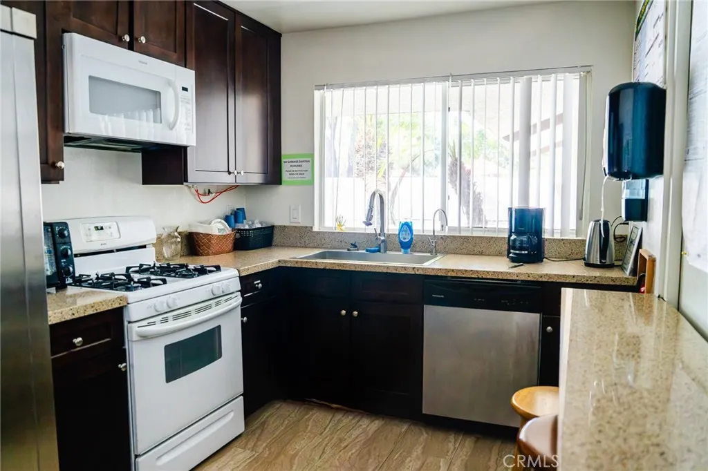 Additional image 22 of 9759 Via Roma, Burbank, CA 91504